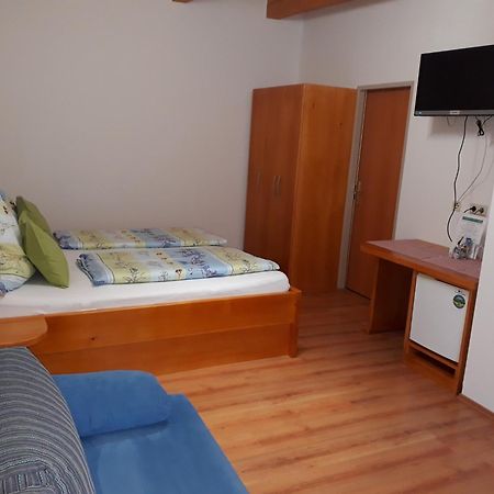 Obsthof Glueck Bed & Breakfast Gamlitz Bagian luar foto