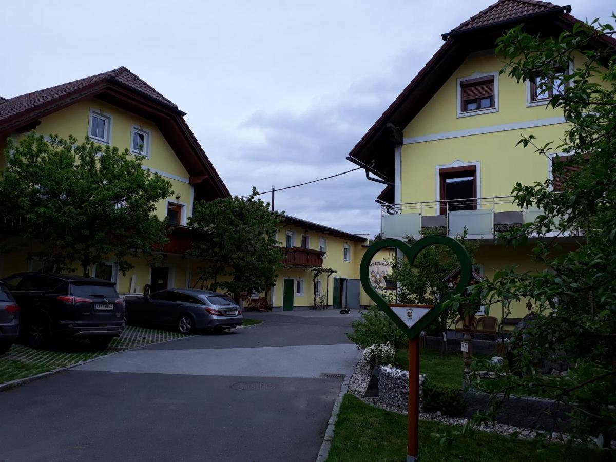 Obsthof Glueck Bed & Breakfast Gamlitz Bagian luar foto