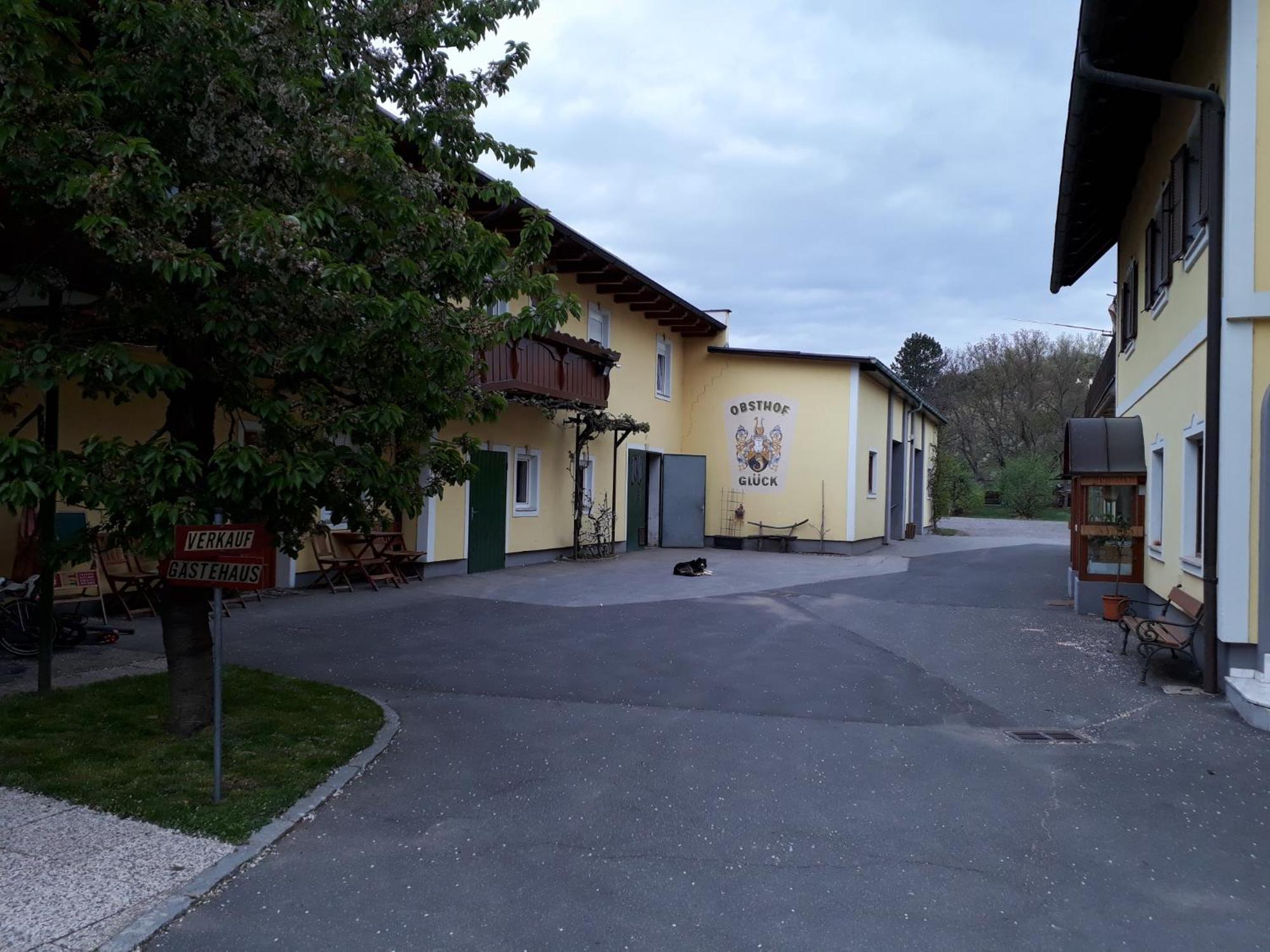 Obsthof Glueck Bed & Breakfast Gamlitz Bagian luar foto